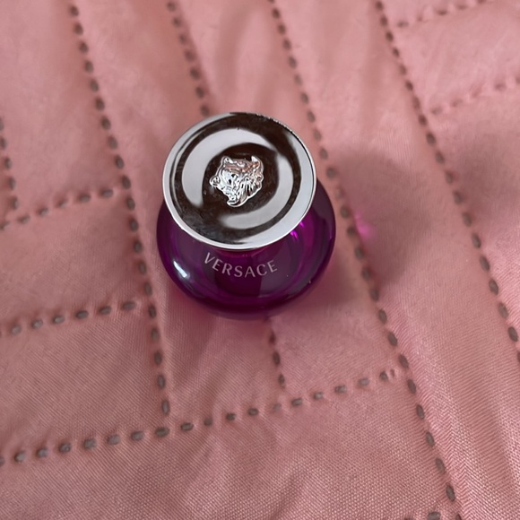 Versace Parfume Pouch With Dylan Purple Mini Shower Gel,Lotion,Perfume NWOT - Picture 4 of 9